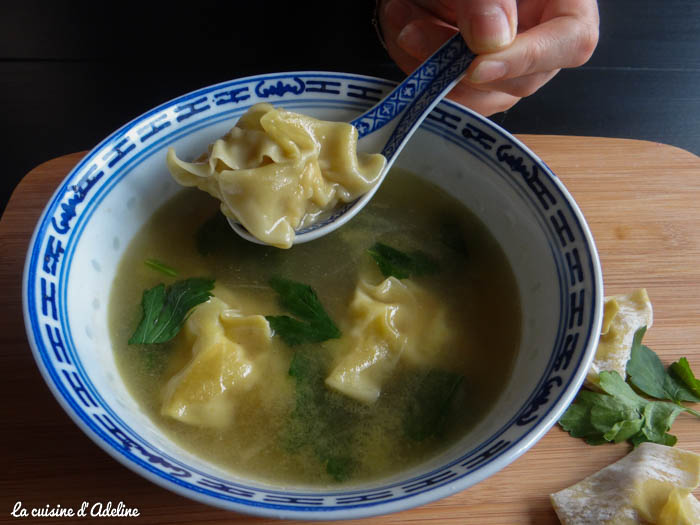 Soupe aux raviolis chinois