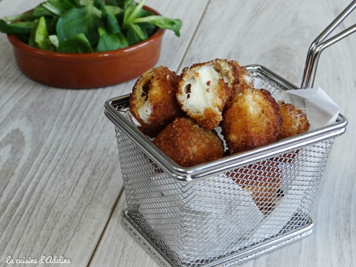 billes de mozzarella panées finger food