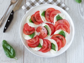 salade caprese tomate mozzarella basilic recette