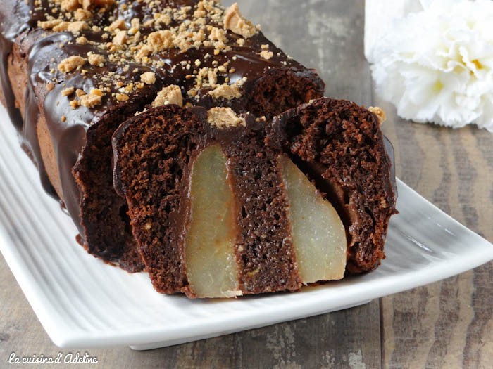 Poire fraîche à la sauce chocolat