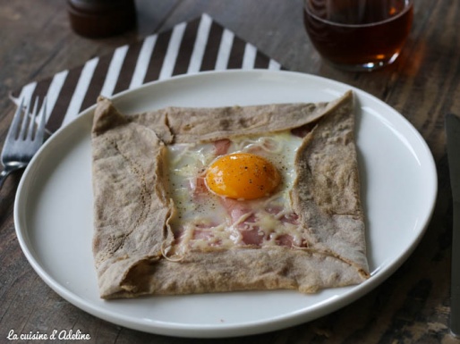 Galette bretonne de sarrasin complète - Oeuf jambon fromage