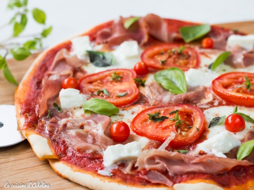 Pizza jambon cru tomate mozzarella recette facile