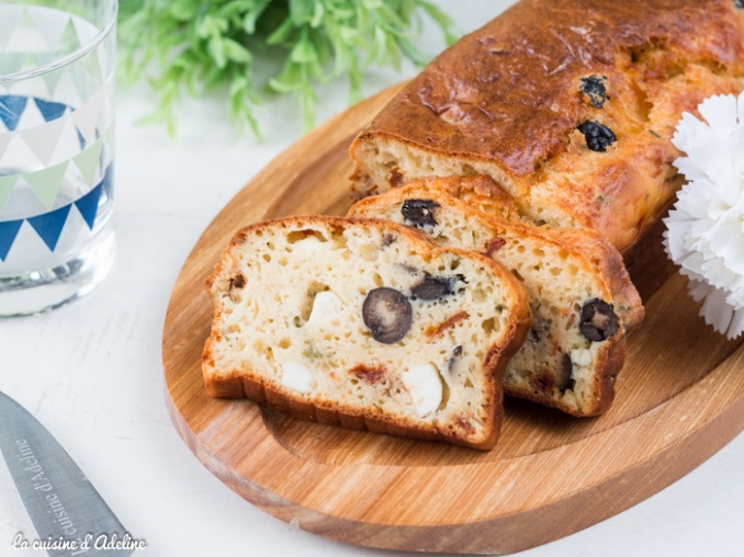 Cake salé aux olives recette facile et rapide