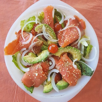 Tsara_sakaf - Salade saumon fumé, avocat et tomates #