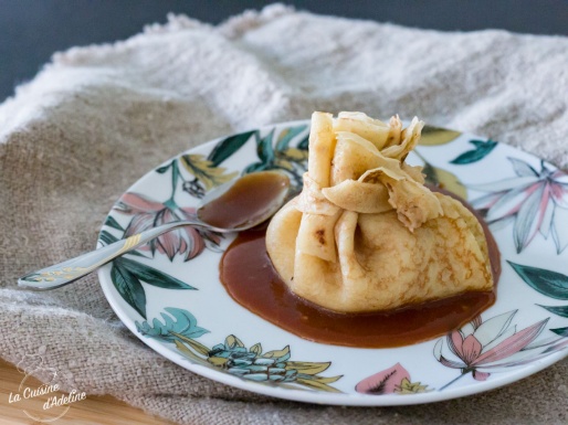 Aumônière de crêpe aux pommes sauce caramel recette