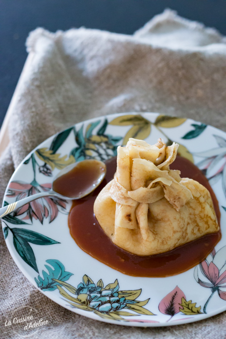 Aumônière de crêpe façon Normande aux pommes sauce caramel recette