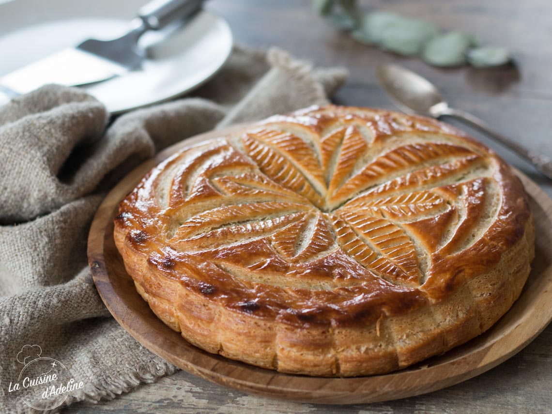 Kit galette des rois (moule + préparation frangipane + fève et