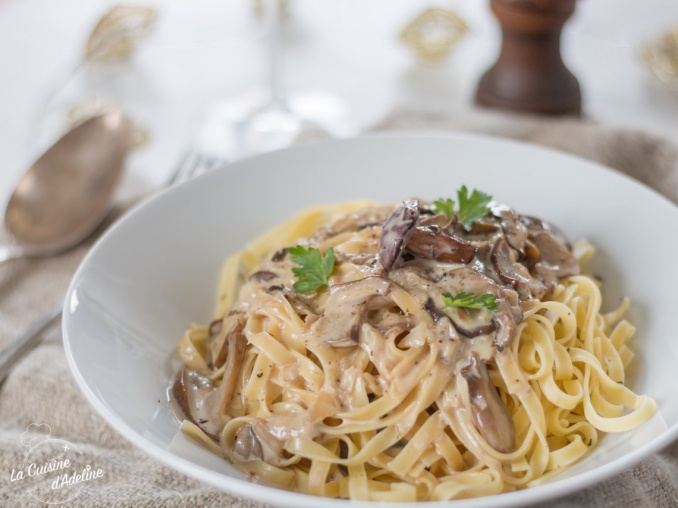 Pâtes au poulet, crème fraîche et vin blanc