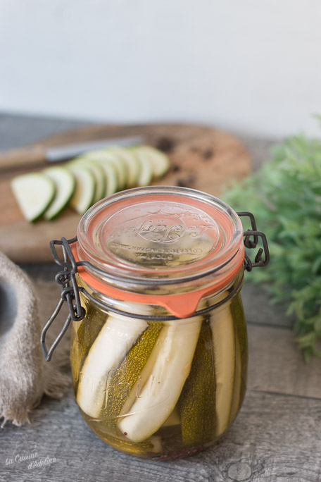 Courgettes au vinaigre (pickles de courgette) - La Cuisine d'Adeline