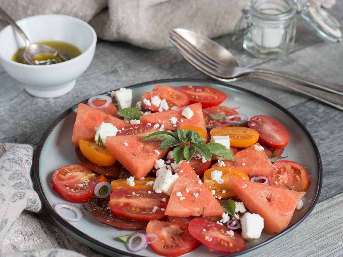 Salade de tomates pastèque et fêta - La Cuisine d'Adeline